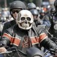 Aos motoqueiros de plantão… aos motociclistas também… …bem, à todos que se interessam por coisas diferentes do normal (como eu,...