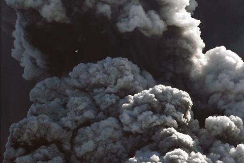 Eyjafjallajokull-pequeno-aviao