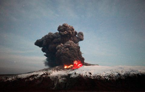 Eyjafjallajokull-raios-cratera