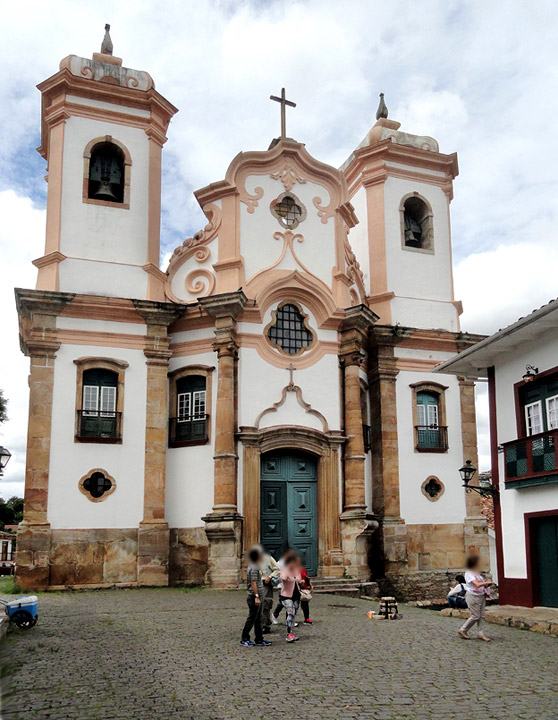 Matriz-Senhora-do-Pilar-Ouro-Preto-por-Ricardo-Andre-Frantz--Wikimedia