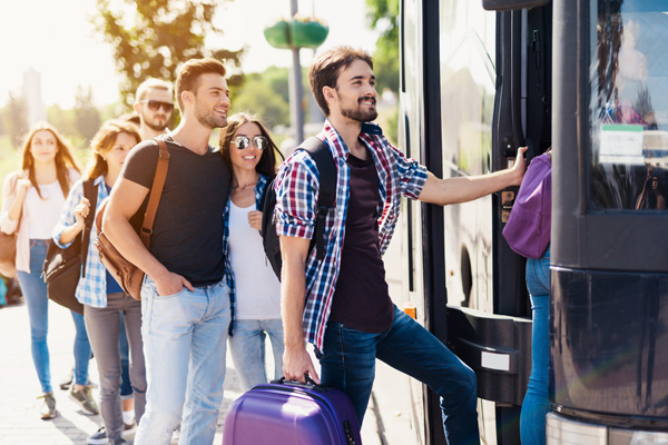 Dicas para viajar de ônibus e gastar menos