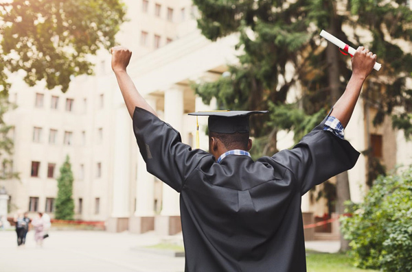 Ter uma pós-graduação aumenta as chances de conquistar melhores salários