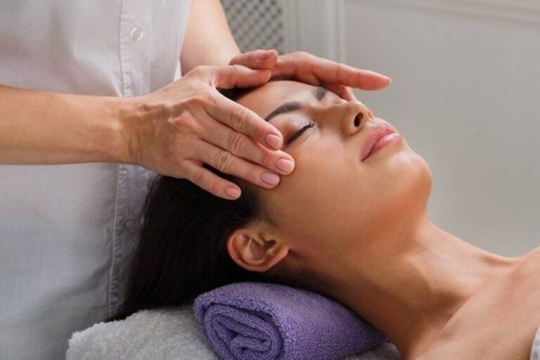 Entenda como a massagem pode ajudar a aliviar a enxaqueca